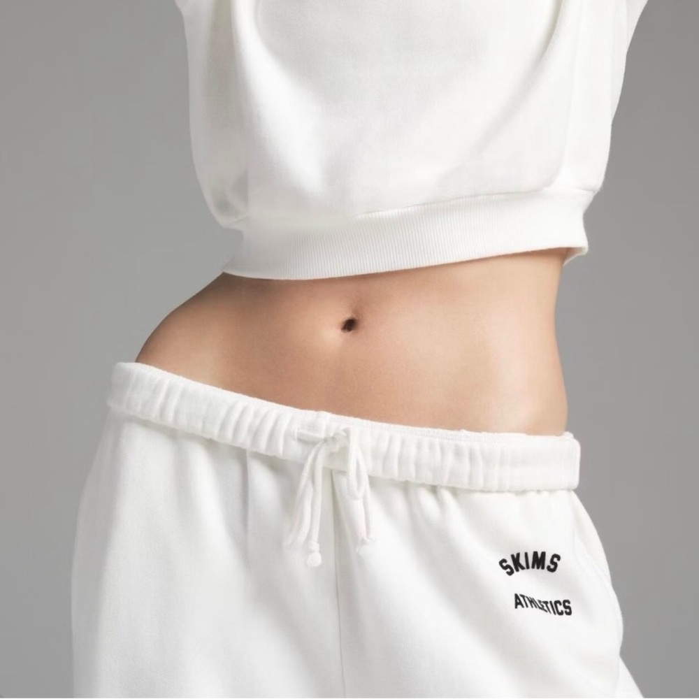 SKIMS Wide Leg Sweatpants in Marble/Navy Logo (M)